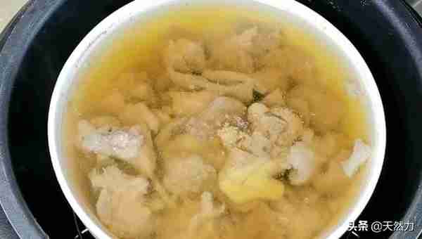 掌握方法，这样做的猪肝汤一点都不腥，还滑嫩，一碗不够再来一碗